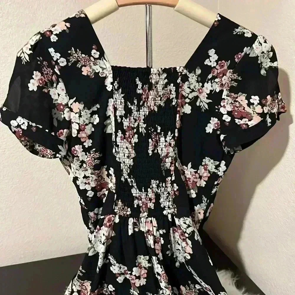Abercrombie & Fitch floral V neck - Picture 5 of 5